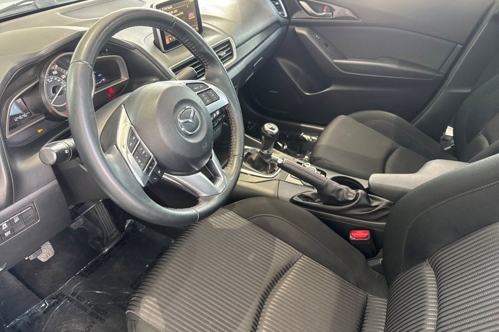 Used 2014 MAZDA MAZDA3 i Touring w/ Technology Package FWD image 11
