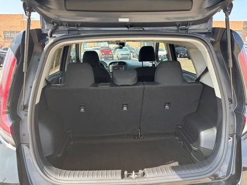 Used 2025 Kia Soul LX w/ LX Technology Package FWD image 29