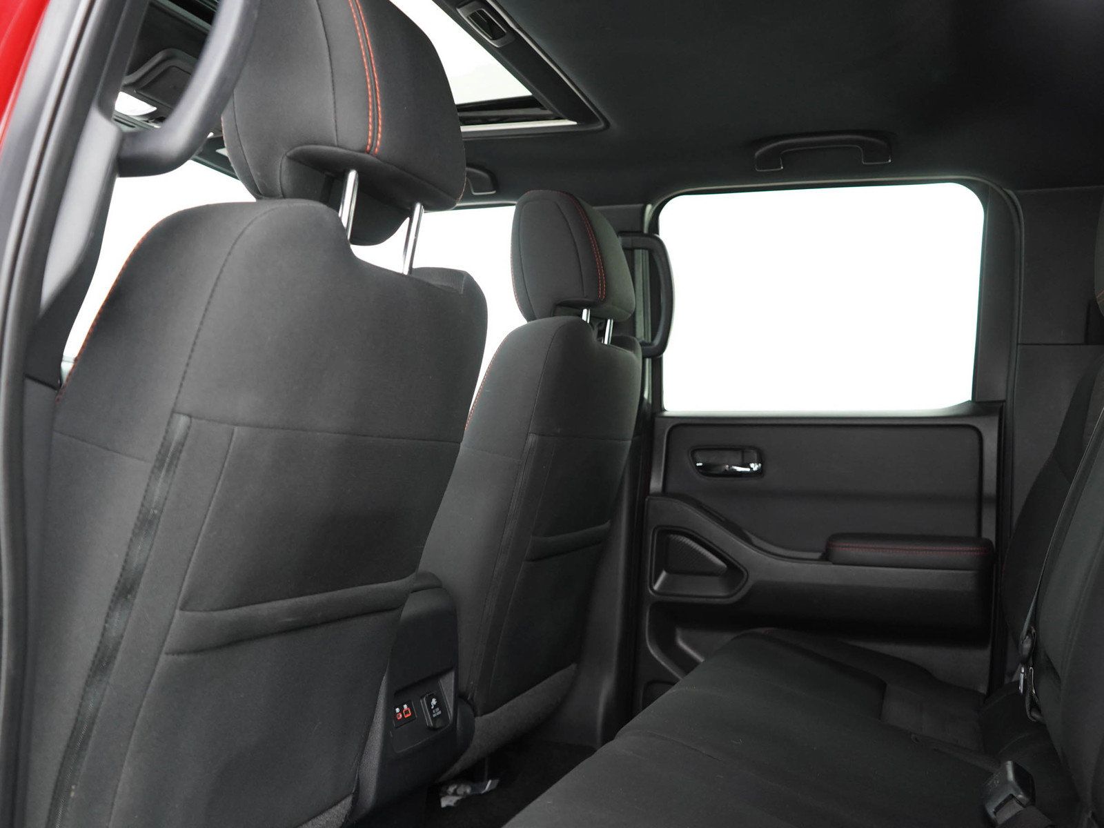 Used 2022 Nissan Frontier PRO-4X AWD/4WD image 16