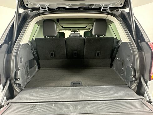 Used 2025 Ford Expedition Platinum AWD/4WD image 31