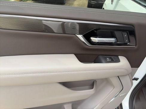 New 2026 GMC Yukon XL Elevation w/ Elevation Premium Package AWD/4WD image 11