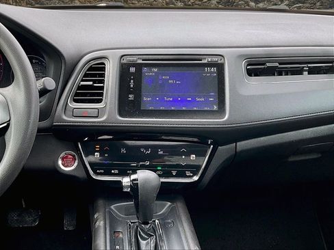 Used 2018 Honda HR-V EX image 6