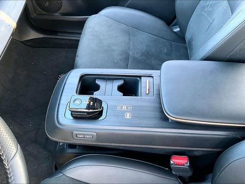 Used 2023 Nissan Ariya AWD image 15