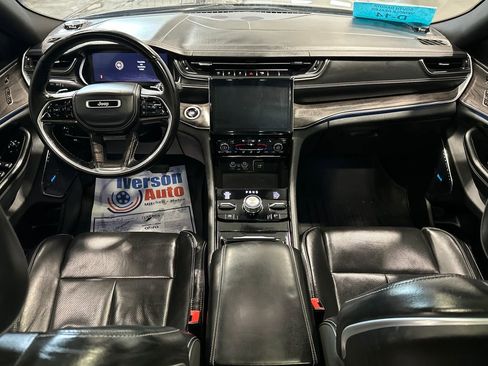 Used 2022 Jeep Grand Cherokee L Overland w/ Luxury Tech Group IV AWD/4WD image 29