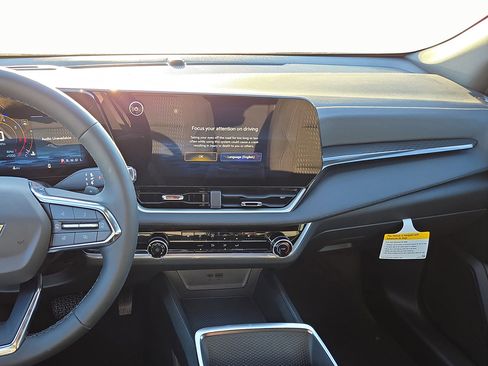 New 2026 Chevrolet Equinox LT w/ Safety and Technology Package image 16