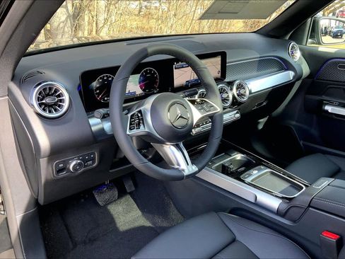 New 2026 Mercedes-Benz GLB 250 4MATIC image 9