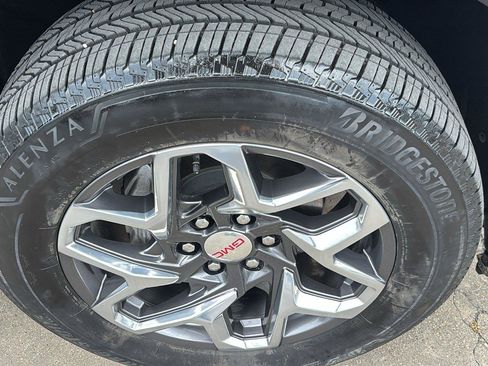 Used 2024 GMC Sierra 1500 SLT w/ SLT Convenience Package AWD/4WD image 11