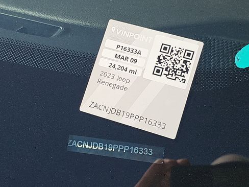 Used 2023 Jeep Renegade Latitude image 24