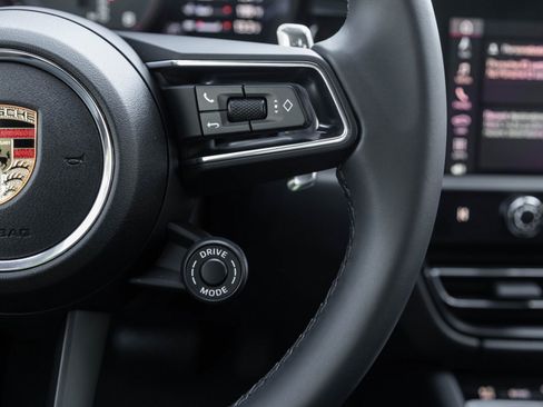 New 2026 Porsche Macan image 16