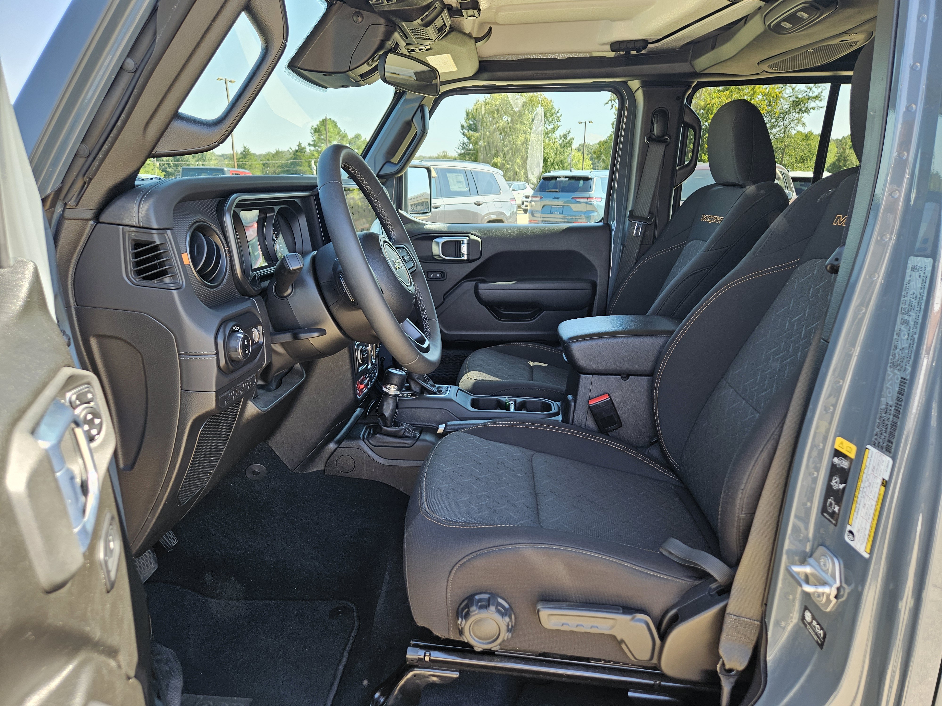 Used 2026 Jeep Gladiator Mojave AWD/4WD image 12