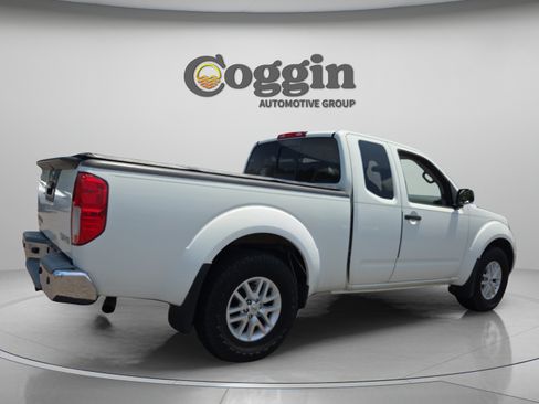 Used 2018 Nissan Frontier SV w/ Value Truck Package AWD/4WD image 4
