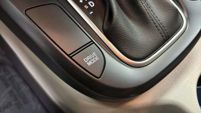 Used 2025 Kia Soul LX FWD image 21