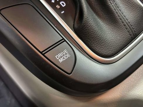 Used 2025 Kia Soul LX FWD image 21