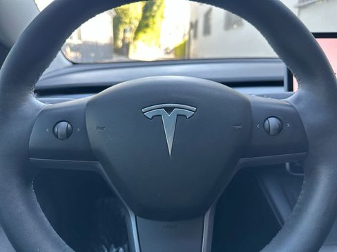 Used 2022 Tesla Model 3 Performance image 24
