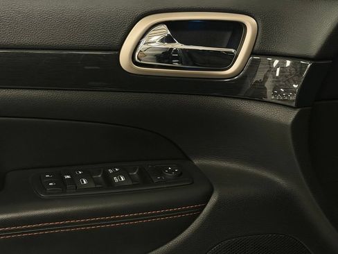 Used 2016 Jeep Grand Cherokee Laredo 75th Anniversary AWD/4WD image 13