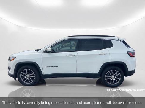 Used 2018 Jeep Compass Latitude w/ Popular Equipment Group FWD image 9