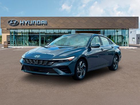Used 2025 Hyundai Elantra Limited w/ Cargo Package FWD image 1