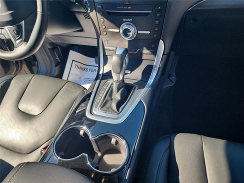 Used 2018 Ford Edge Titanium w/ Technology Package image 25