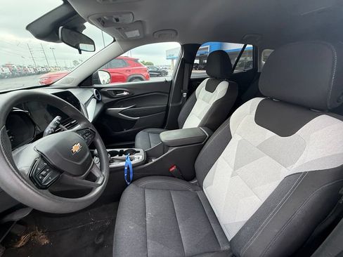 Used 2024 Chevrolet Trax LS w/ Driver Confidence Package FWD image 9