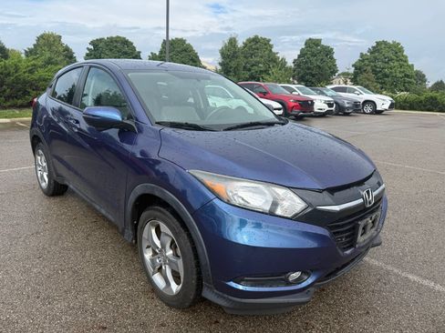Used 2017 Honda HR-V EX image 3