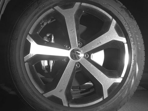 Used 2026 Volkswagen Tiguan SE AWD/4WD image 12