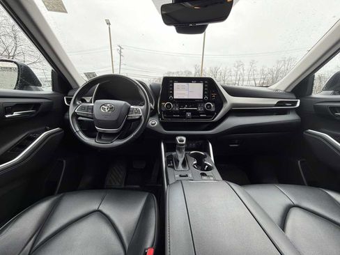 Used 2022 Toyota Highlander XLE image 20