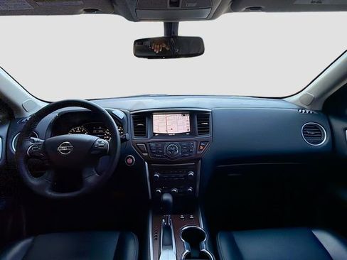 Used 2020 Nissan Pathfinder Platinum image 17