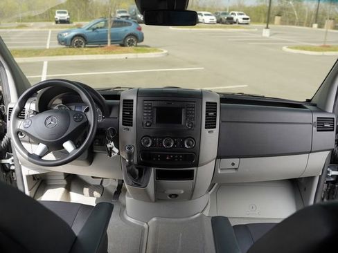 Used 2018 Mercedes-Benz Sprinter 2500 image 22
