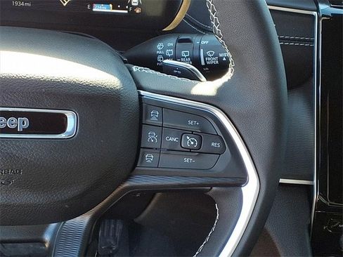 Certified 2025 Jeep Grand Cherokee L Laredo image 6