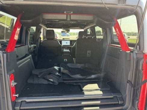 Used 2024 Ford Bronco Wildtrak AWD/4WD image 39