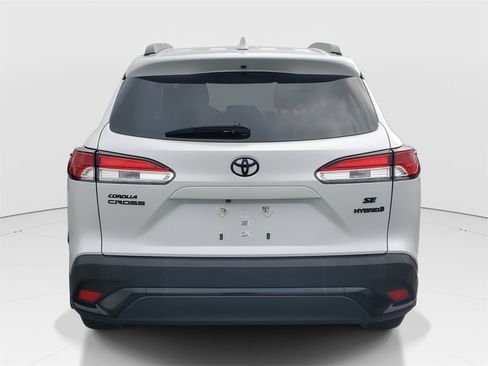 Used 2024 Toyota Corolla Cross SE image 6