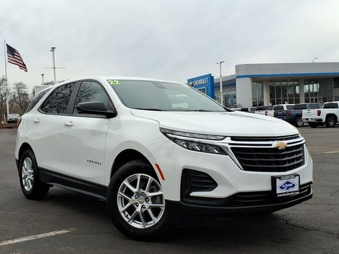 Used 2022 Chevrolet Equinox LS w/ LS Convenience Package image 1