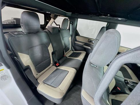 Used 2023 Ford Bronco Wildtrak image 26