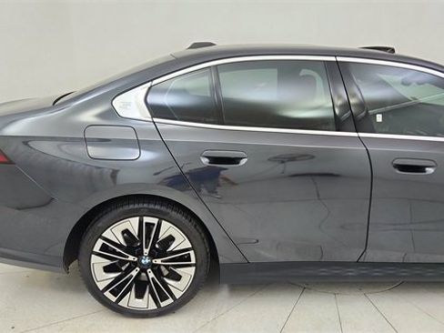 Used 2026 BMW 540i xDrive image 7