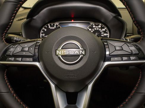 New 2025 Nissan Altima 2.5 SR image 19