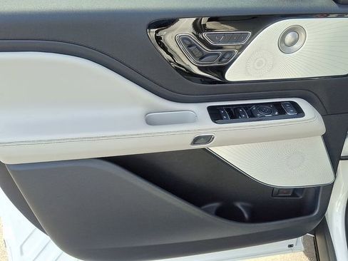 Certified 2026 Lincoln Aviator Reserve AWD/4WD image 10