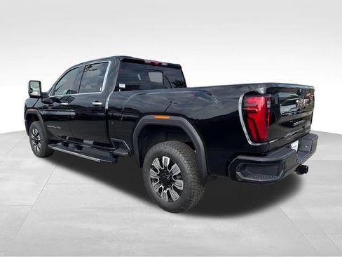 New 2026 GMC Sierra 2500 Denali w/ Denali Reserve Package AWD/4WD image 3