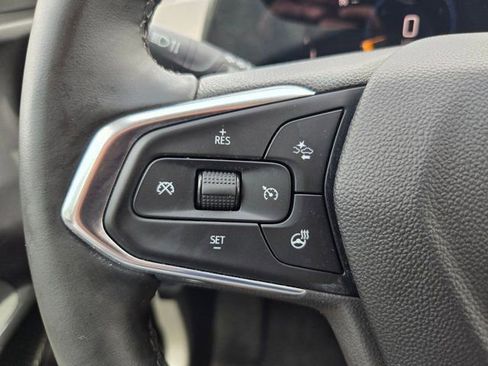 Used 2025 Chevrolet Trax LT w/ LT Convenience Package FWD image 20