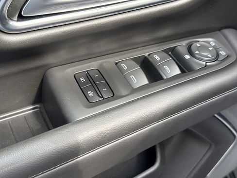 Used 2023 Chevrolet Suburban LT RWD image 49