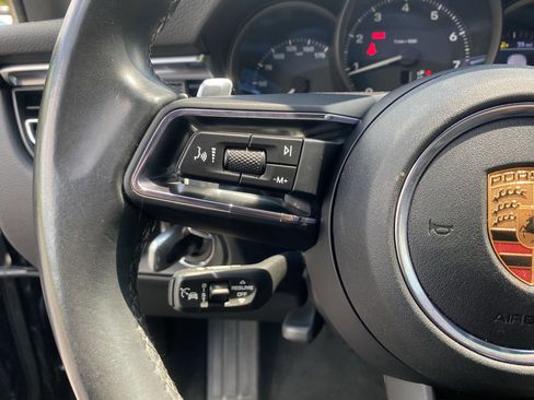 Used 2023 Porsche Macan AWD/4WD image 30