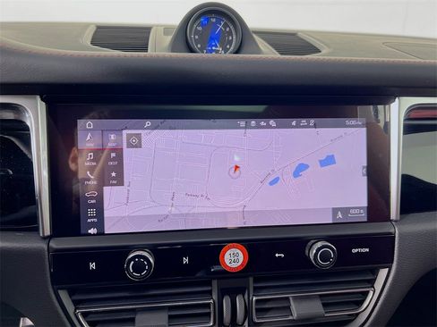 New 2026 Porsche Macan Base image 16