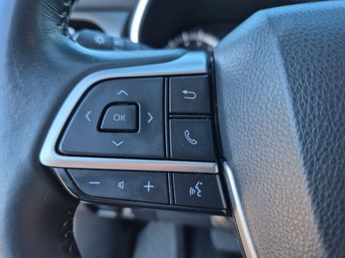 Used 2023 Toyota Highlander XLE AWD/4WD image 27