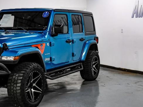 Used 2020 Jeep Wrangler Unlimited Sahara AWD/4WD image 10