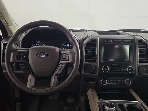 Used 2018 Ford Expedition Max XLT w/ Equipment Group 202A AWD/4WD image 13