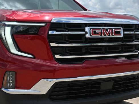 Used 2024 GMC Acadia Elevation w/ LPO, Floor Liner Package FWD image 29