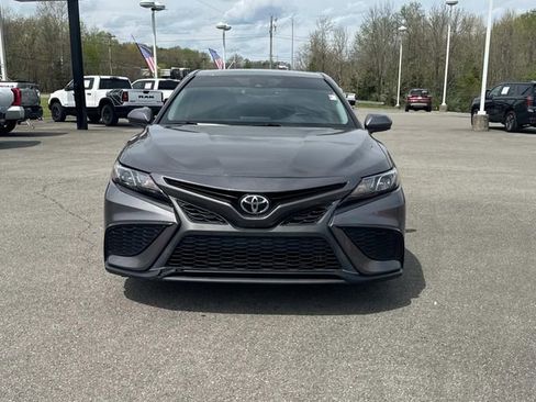 Used 2021 Toyota Camry SE image 9