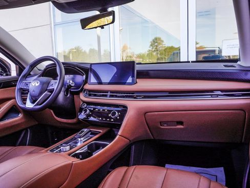 Certified 2025 INFINITI QX60 Sensory w/ Vision Package image 13