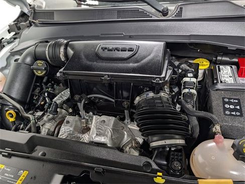 Used 2024 Jeep Compass Latitude w/ Sun and Sound Group image 27