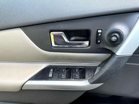 Used 2013 Ford Edge SEL FWD image 25