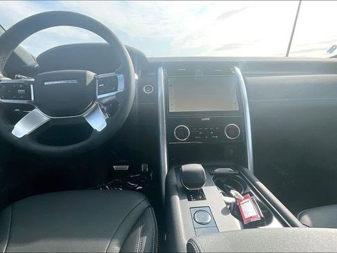 New 2026 Land Rover Discovery Limited Edition image 5